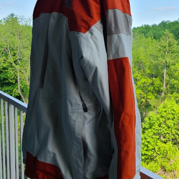 The North Face Summit HyVent Alpha Orange Ski Coat - Picture 5 of 8